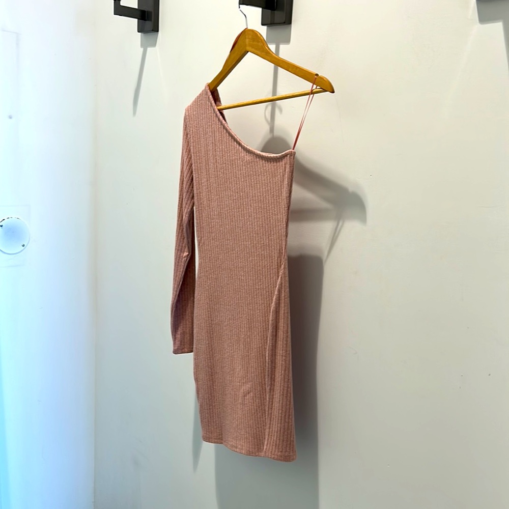 One Shoulder Ribbed Mini Dress in Mauve - Picture 2 of 4